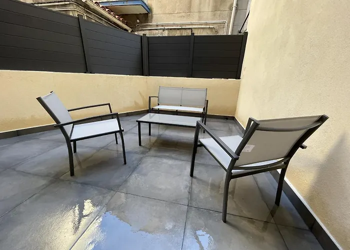 Marseille : Appartement T2 Avec Terrasse
